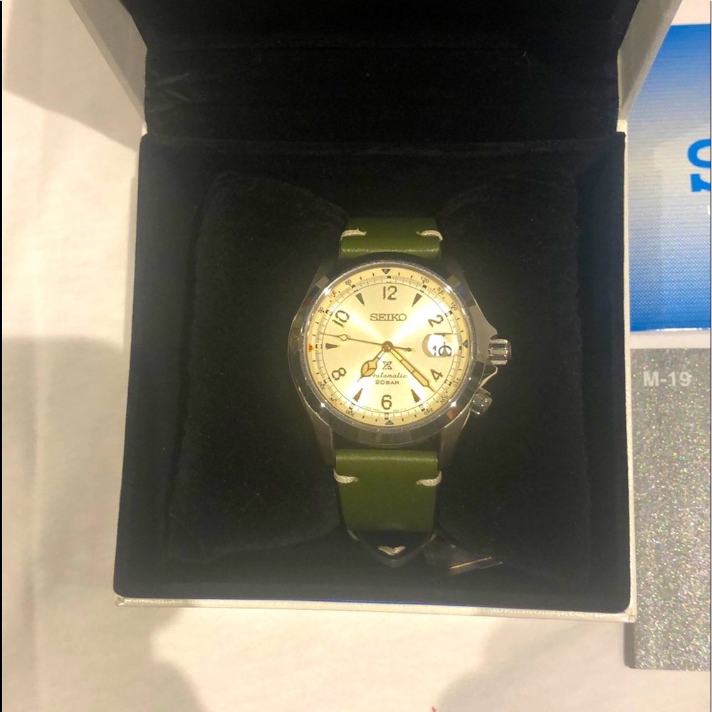 Like new Seiko Prospex mens automatic watch